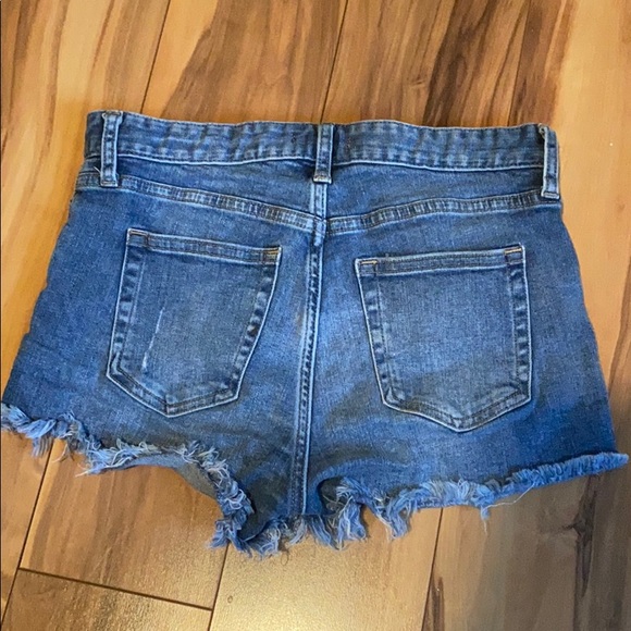Jean shorts (H&M) - Picture 2 of 2